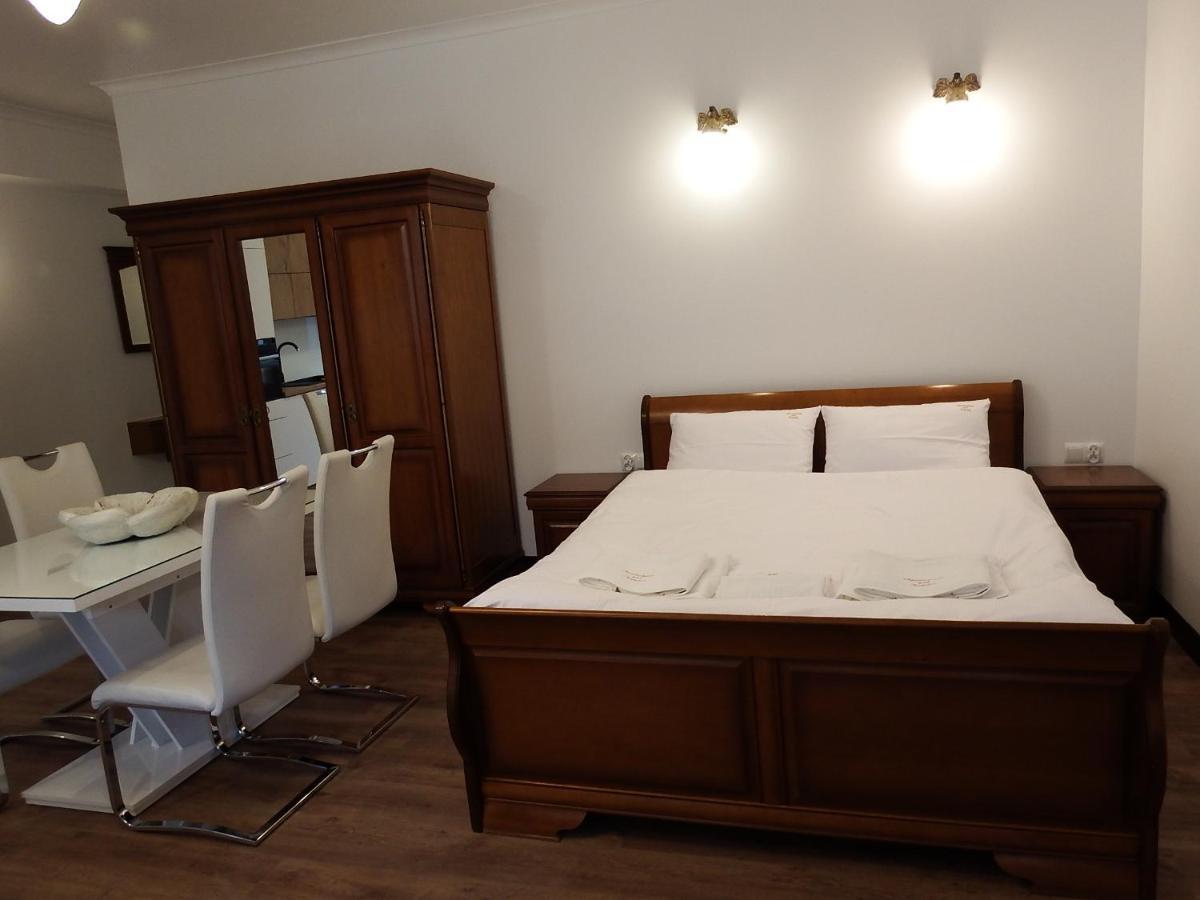 Apartamenty Pod Katedra Bielsko-Biała Buitenkant foto
