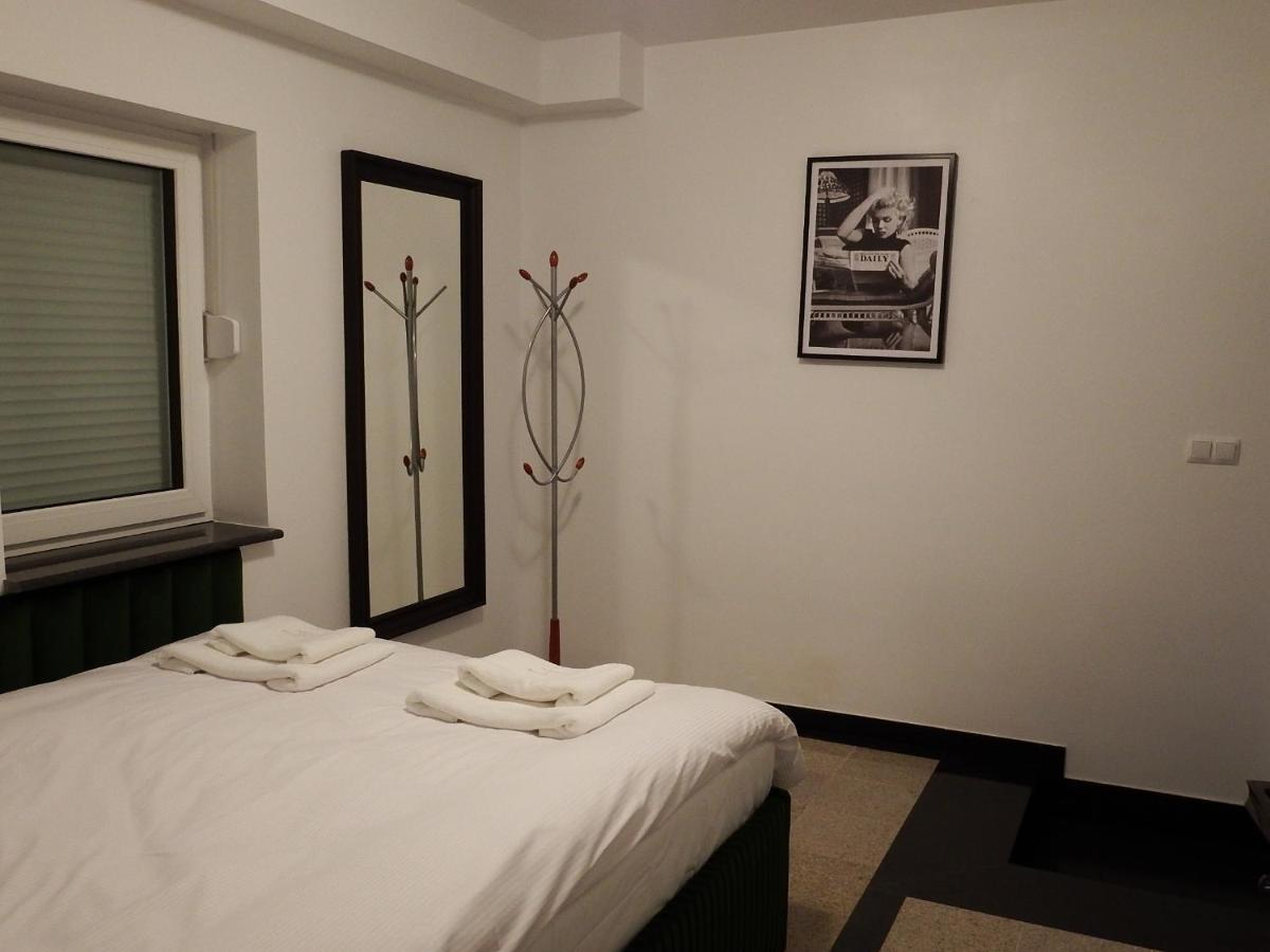 Apartamenty Pod Katedra Bielsko-Biała Buitenkant foto