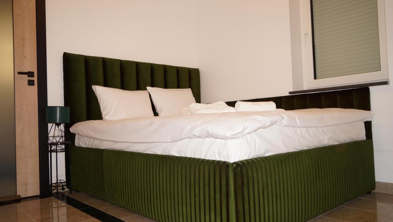 Apartamenty Pod Katedra Bielsko-Biała Buitenkant foto