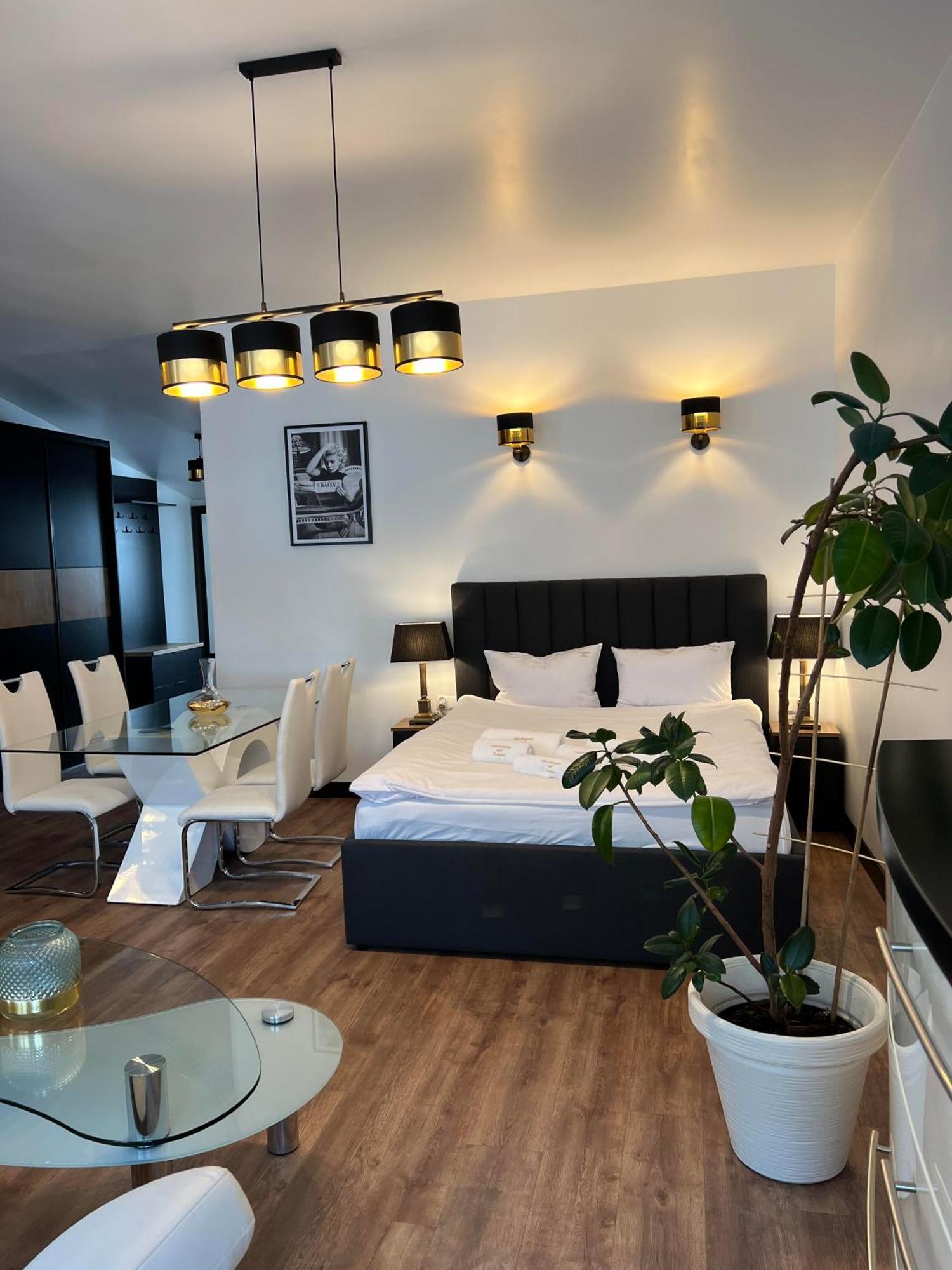 Apartamenty Pod Katedra Bielsko-Biała Buitenkant foto