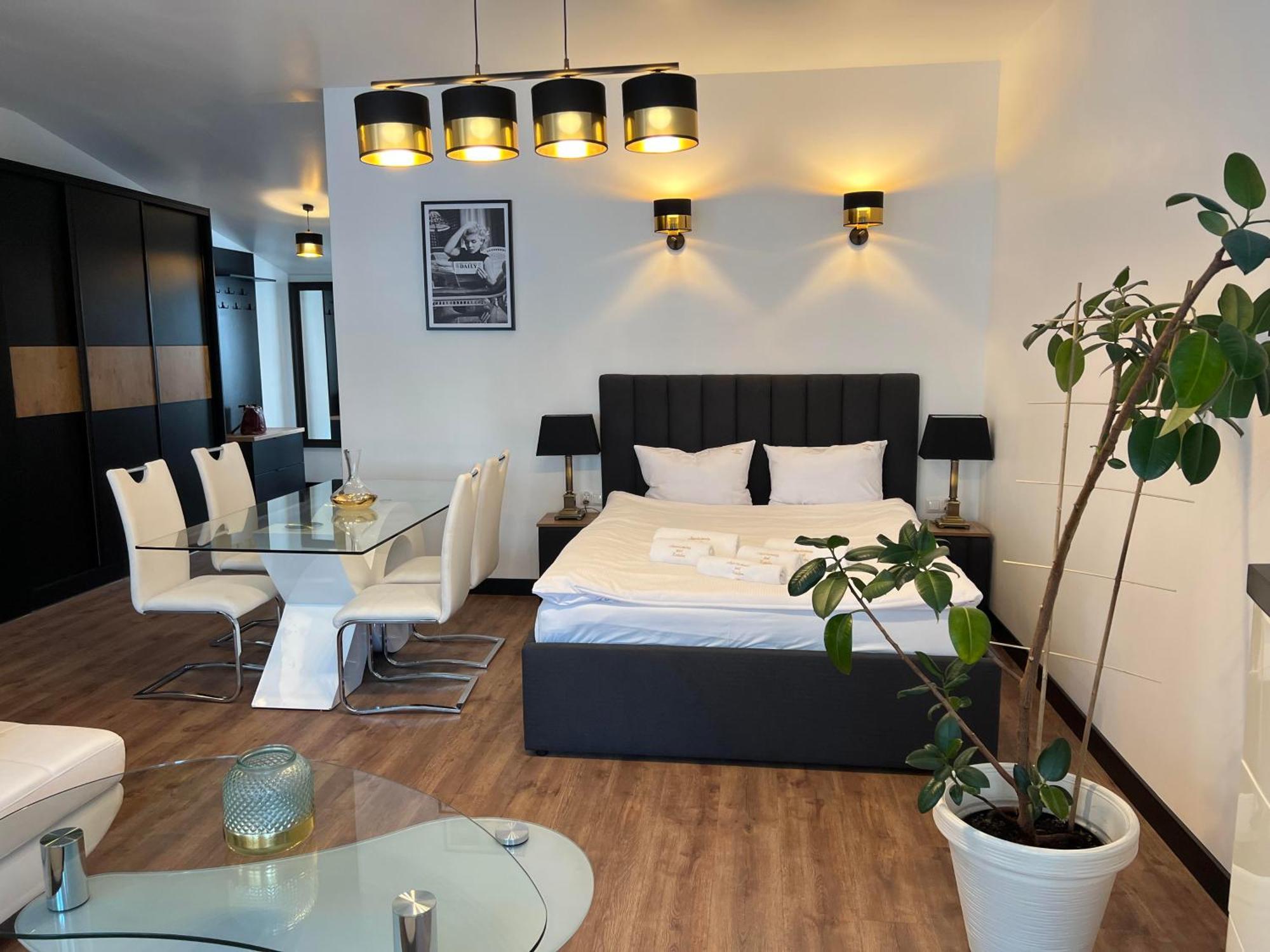 Apartamenty Pod Katedra Bielsko-Biała Buitenkant foto